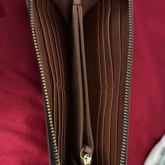 Fossil Colorful Striped Leather Wallet - Picture 4 of 6